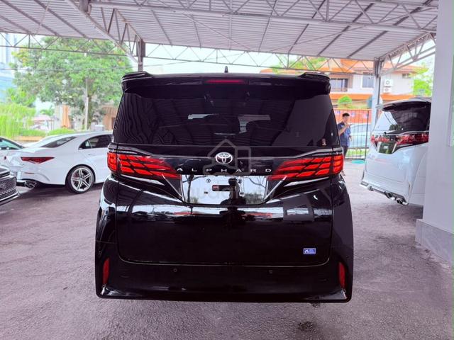 2025 Toyota Alphard Z 7 Daylight/ Rear TV /14k KM - 3