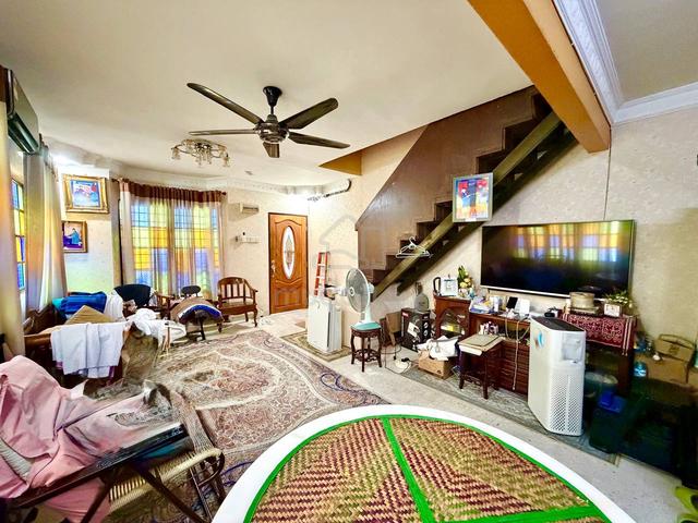 (FULLY RENOVATED) 3 Storey Terrace Taman Seraya Ampang 1