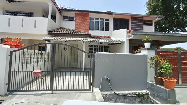 Freehold-永久地契 double Storey House (18X55Sf ) Taman Universiti Indah 1