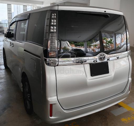 2016 Toyota VOXY 2.0 ZS (A) - 5