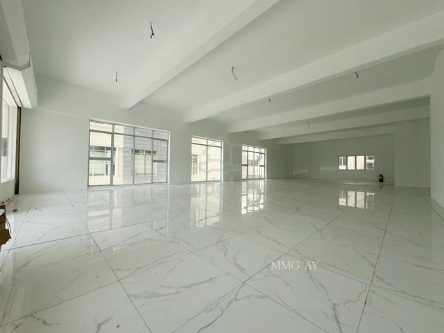 [ Face Road! ] Setia Alam @ Seria88 Endlot 2nd Floor For Rent 2
