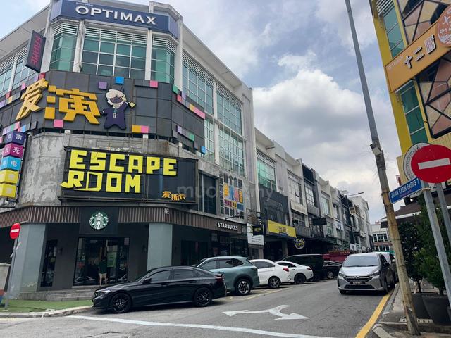 Sri Petaling 4-Storey Corner shop 1