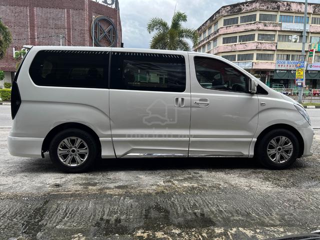 YR 2018 Hyundai GRAND STAREX 2.5 ROYALE - 4