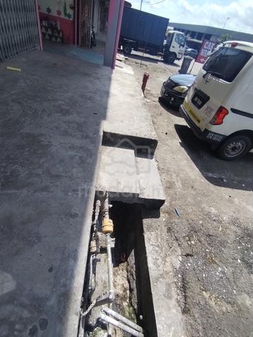 Sri Skudai 2 sty shophouse 22x70 suitable for any business & hostel 4