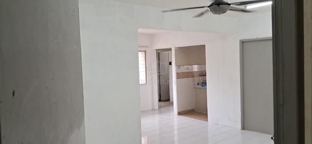 Anggerik Apartment (Taman Bunga Raya) 1