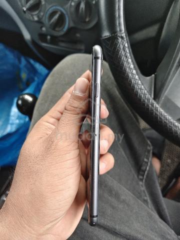 Iphone 8 - photo 5 of 6