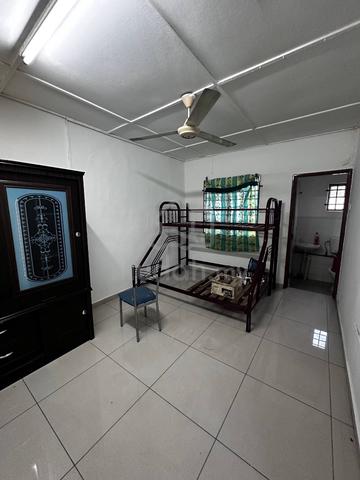 Jalan Mawar  Taman Mawar Pasir Gudang 1