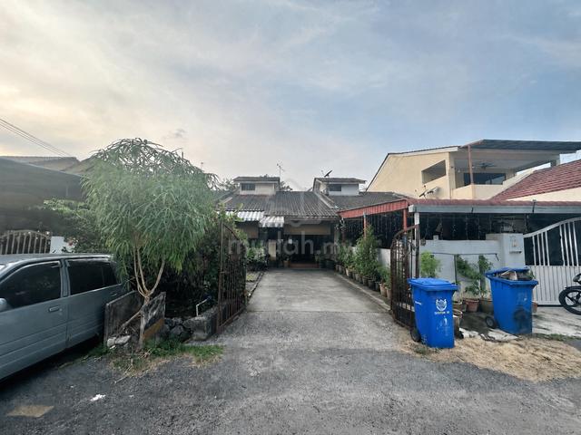 RENOVATED Seksyen 18 Shah Alam Single Storey Terrace 1