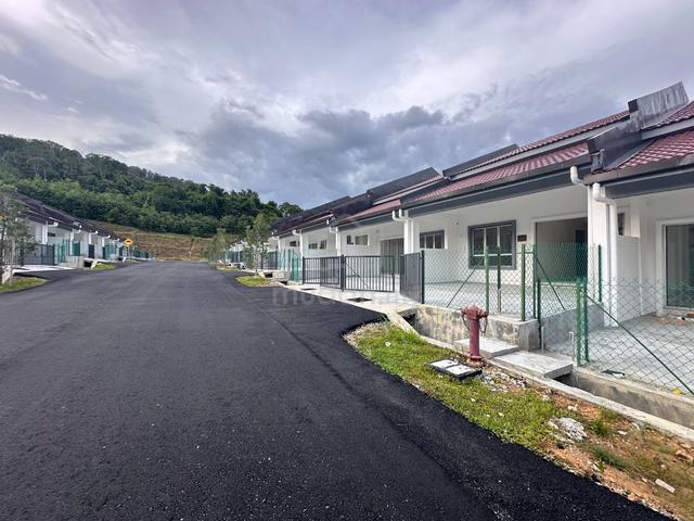 Setingkat Rumah Mampu Milik di Bahau { Bulanan Rm998} 1