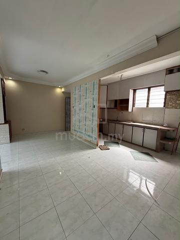 Sri Putra Apartment 1