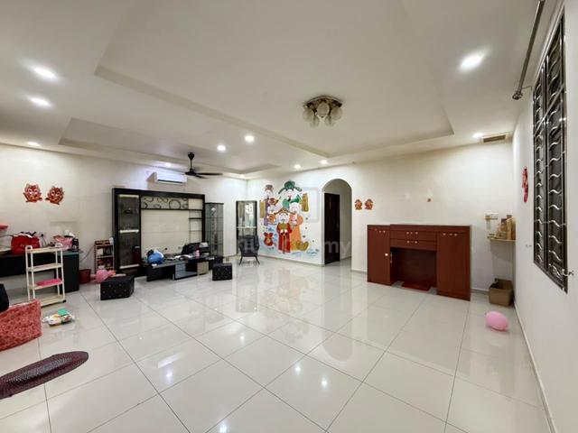 1-Stry Semi-D Kampung Aston Partially Furnished For Rent 1