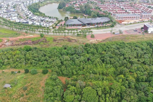 LOKASI STRATEGIK TANAH BERSEBELAHAN TASEK KOTASAS Kuantan 1