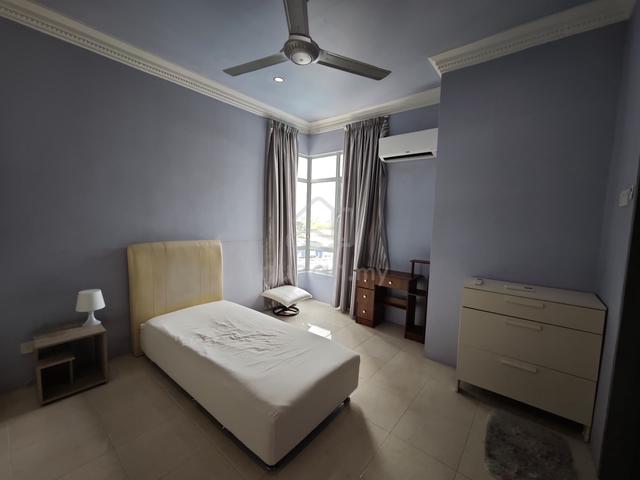 The View Condominium (Twin Towers) 4