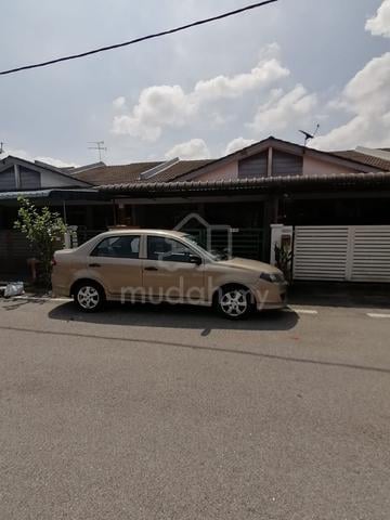 Bandar Putera 2, Klang, 20' x 70', well maintain 1 sty Terrace house 1