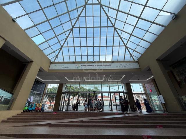 PRIME Retail Lot Near MAIN ENTRANCE For Rent @ Dataran Pahlawan Melaka 1