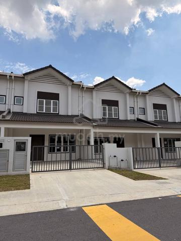 For Rent: Double-Storey Terrace @ M Senyumia, Salak Tinggi 1