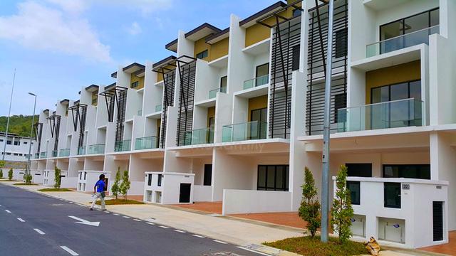 AEON Rawang 3-Sty Superlink House Anggun 3 Tamansari 3,135sf FREEHOLD 1
