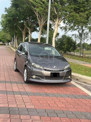 2014 Toyota WISH 1.8 S FACELIFT (A) - 1