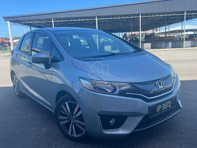 Honda JAZZ 1.5 V 2017 AUTO - 1