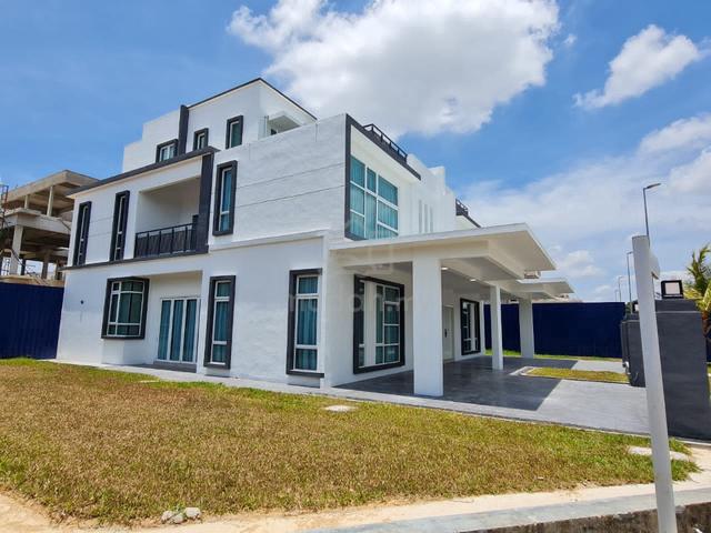 3 Storey Semi D Full Loan Low density Gated & Guarded 3 1