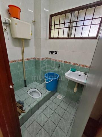 BELOW MARKET PRICE ! LOW BOOKING 2 Storey House @ Taman Saga, Klang 1