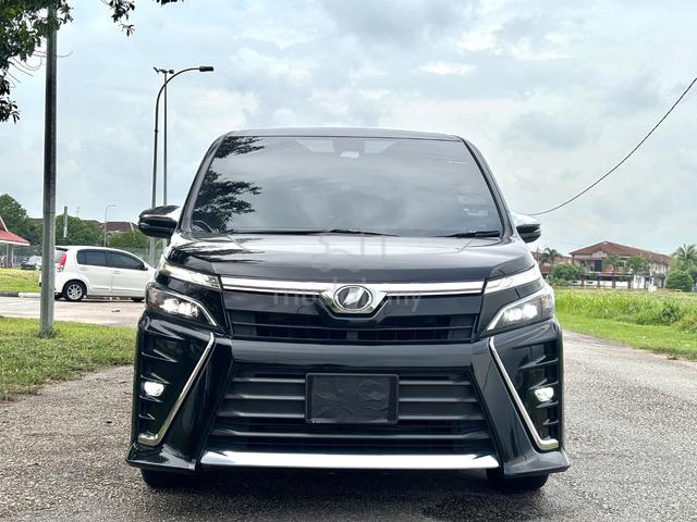 2019 Toyota Voxy 2.0 KIRAMEKI GOOD CONDITION - 2