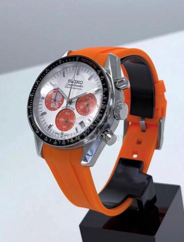 Custom S. Mod 40mm Orange Snoopy Speedmaster - photo 4 of 6