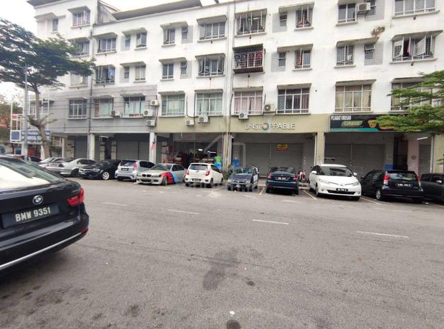 Dataran Otomobil Apartment 1
