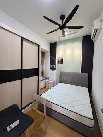 Danga Bay Medium Room For Rent Available to Choose 1
