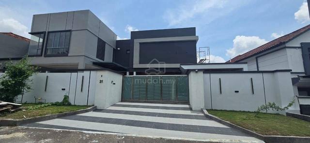 Double Storey Semi D with Swimming Pool @ Taman Impian Emas, Skudai 1