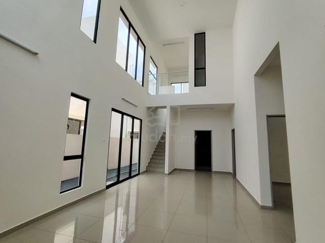 LA CASA zero Lot Bungalow For Rent 1