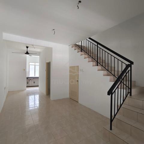 Renovated | BANDAR PUTRA | Near HOSPITAL Kulai 4