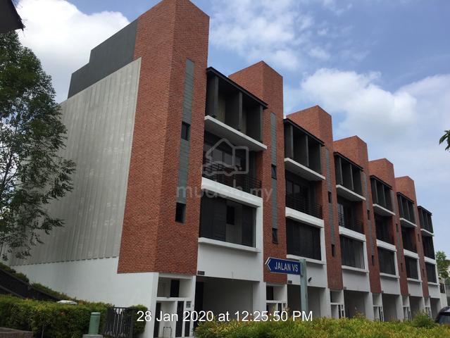 [BELOW MARKET 300K]3.5Storey Freehold Terrace Swiming Pool villa Senja 1