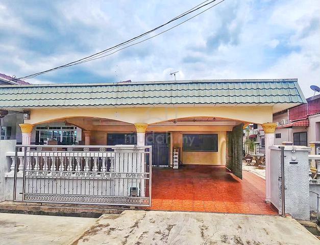 Freehold Renovated & Extended Semi D Taman Wira Gemas Baru Johor 1