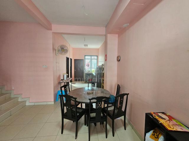 Scientex @ Senai 4 Beds 2 Baths 80% Furnished Nice Unit Low Depo Rent 1
