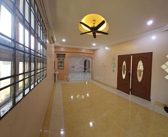 Facing Open Renovated Semi D Setingkat Taman Manis 2 Parit Raja Johor 3
