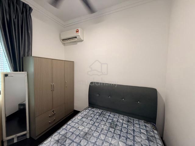 CIQ RNF Room For Rent|1 Month Deposit|Ready Move in|R&F Princess Cove 1