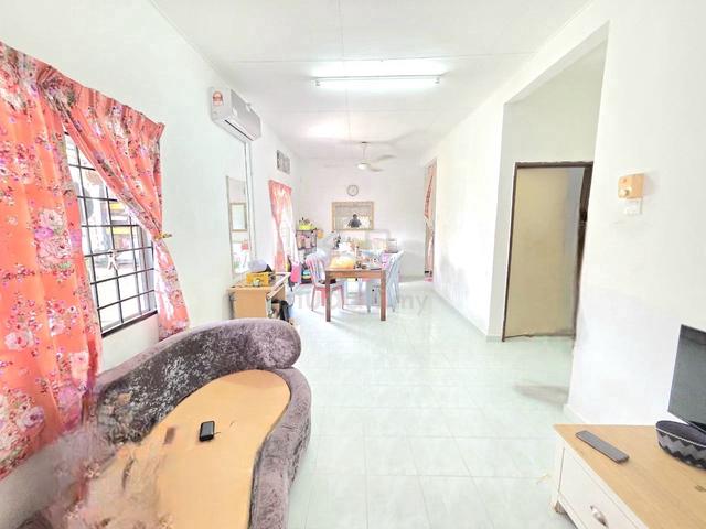 (CORNER LOT) 1 Storey Terrace Taman Perepat Indah, Kapar 1