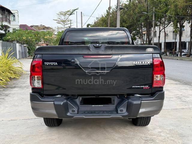 2020 Toyota HILUX 2.8 BLACK EDITION FULL SERVICE - 4