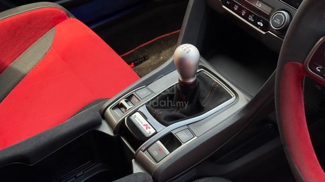 Honda CIVIC TYPE R FK8 FULL LOAN - 4