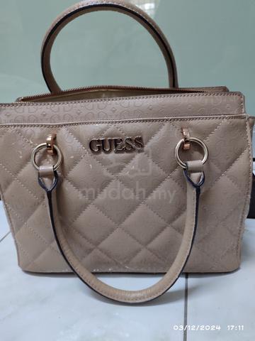 Beg tangan GUESS original Bags Wallets for sale in Seri Kembangan Selangor