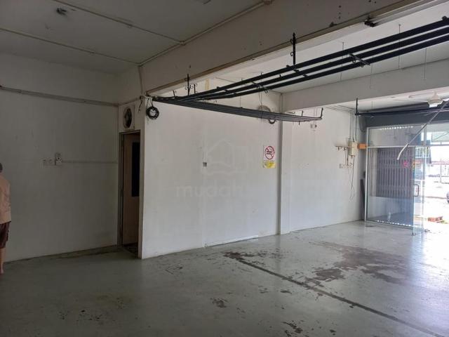 Taman Merdeka Permai Ground Floor Shop, facing Main Road, near Malim 1