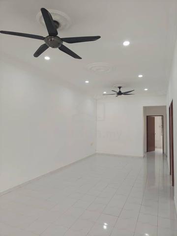 Tmn Senai Utama @ Senai 1Storey With Aircon Heater Cabinet New Paint 1