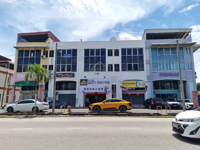 kampung 8 shop office  1