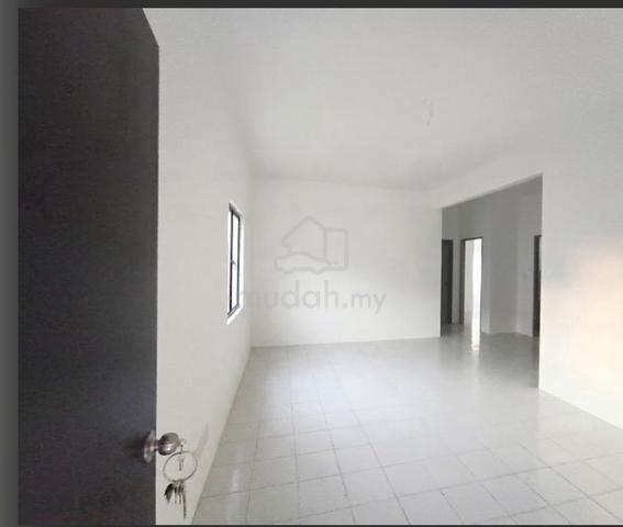#FOR RENT Townhouse Lower Ground Floor for Rent – Near M Aruna 1