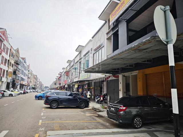 Kulai Shoplot 22x75 Near Aeon Mall Behind KWSP 1