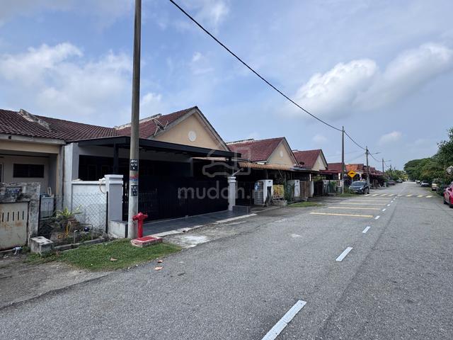 Rumah Teres Setingkat Bandar Seri Ehsan Banting Selangor 1