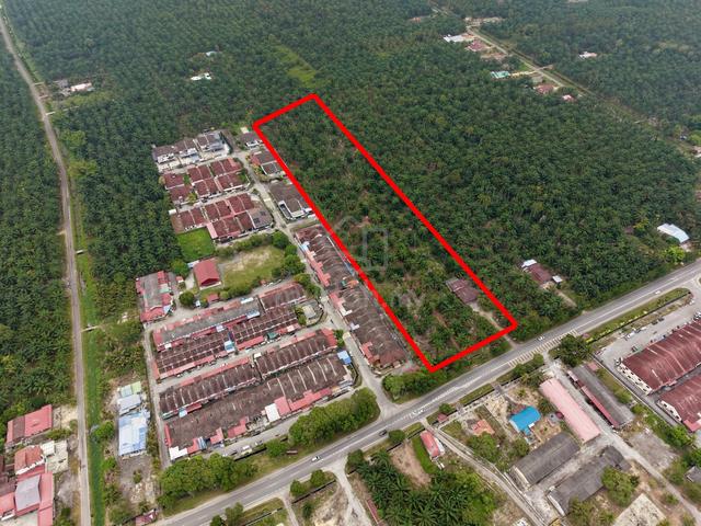 Housing zone land for sale at Rengit main road frontage 1