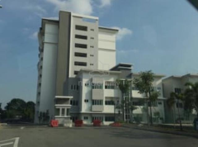 Bayu 2, Nilai, Middle Room Near INTI & KLIA 1