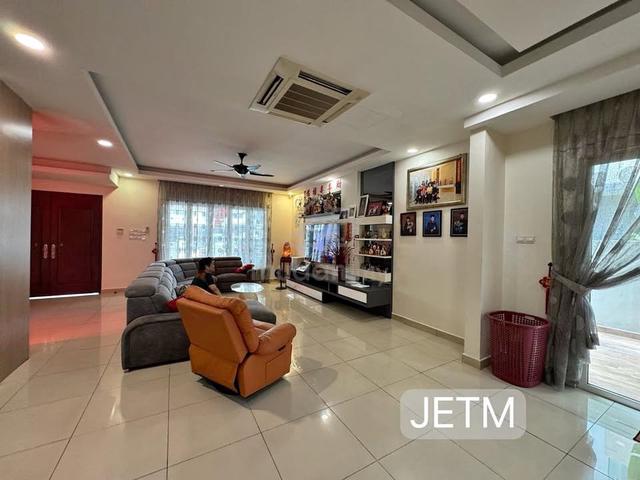 FULLY RENOVATED!! Bandar Parkland Semi D 36x100 Limited Long Size Unit 1